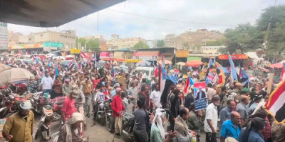 الضالع تجدد موقفها الوطني في مظاهرة حاشدة دعماً للتصعيد الشعبي ورفضاً للوصاية والاحتلال