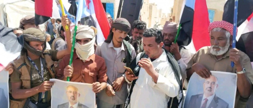 انتقالي الضليعة ينظم وقفة احتجاجية رفضاً للترتيبات المزمعة للإفراج عن إرهابيين ضمن صفقات تبادل الأسرى