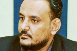 زوجة القائد المقرحي تنفي الإفراج عنه وتدعو لتحري الدقة 