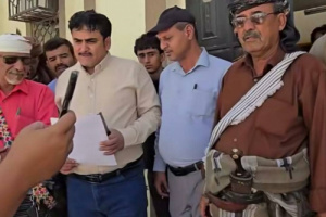دعوى قضائية ضد رشاد العليمي ووفد التفاوض لوقف الإفراج عن مدانين جنائيًا