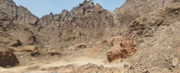 مدير عام البريقة بعدن يستعيد المحاجر إلى الدولة ويشدد بمحاسبة المعتدين
