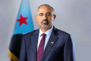 الرئيس الزُبيدي يُعزّي أولاد الأديب والشاعر والمناضل الراحل مثنى صالح ناجي يوفاة والدتهم