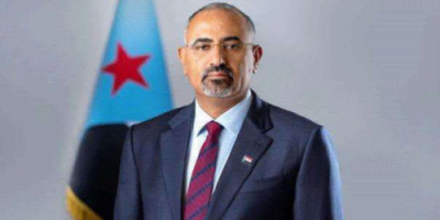 الرئيس الزُبيدي يُعزّي أولاد الأديب والشاعر والمناضل الراحل مثنى صالح ناجي يوفاة والدتهم