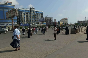أزمة الغاز تشل حركة المواصلات وتفاقم معاناة المواطنين في العاصمة عدن
