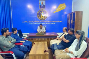 التميمي يناقش مع محامين حقوقيين آليات رصد الانتهاكات بوادي وصحراء حضرموت