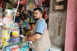 صناعة المنصورة تغلق 7 محلات تجارية مخالفة وتحرر مخالفات سعرية