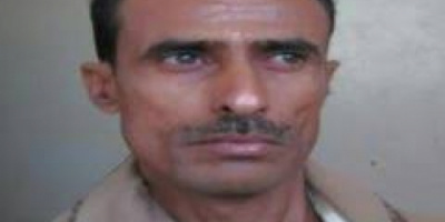 أيادي مرتعشة وقلوباً ترتجف رعباً من صورة الرئيس الزُبيدي