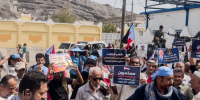 عاجل| العاصمة عدن تشهد تحركاً نقابياً وشعبياً للمطالبة بحلول للأزمة الخدمية