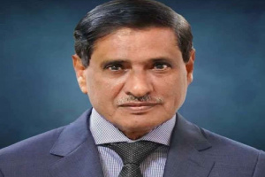 اللواء البحسني يعزّي في وفاة الأديب رياض باشراحيل ويشيد بإرثه الثقافي