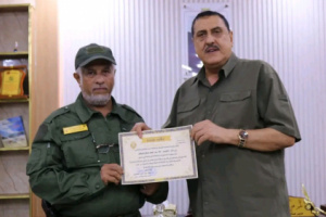 مدير أمن العاصمة عدن يكرّم شرطة المنصورة لنجاحها في كشف وضبط المتهم الرئيسي بسرقة المال العام
