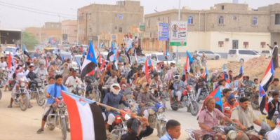 مسيرة جماهيرية بالدراجات النارية والمركبات في وادي العين وحورة
