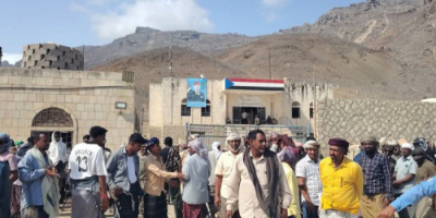 وقفة احتجاجية لمنتسبي شرطة أرخبيل سقطرى للمطالبة بصرف المكرمة المالية