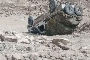 انقلاب سيارة نقل قات في بيحان