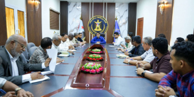 انتقالي العاصمة عدن يعقد اجتماعه الدوري ويؤيد دعوات العصيان المدني ومطالب النقابات