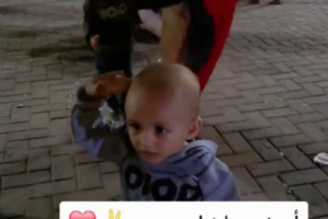 من التحية العسكرية إلى الوداع الأخير.. وفاة الطفل حمزة السقلدي متأثرًا بإصاباته في حريق خور مكسر