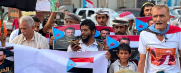 أحرار العاصمة عدن يحتشدون أمام سجن المنصورة المركزي تضامناً مع البطل معين المقرحي