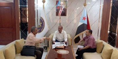 هرهرة يلتقي الكاتب والباحث نجمي عبدالمجيد ويطمئن على صحته