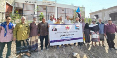 لليوم الثاني على التوالي .. استمرار العصيان والوقفات الاحتجاجية في مديرية الحصين