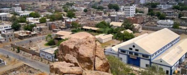 لجنة وساطة تحذر من انفجار الوضع بين آل عكي وآل حيدرة منصور في أبين