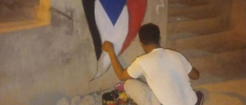 مراكز انتقالي سيئون تطلق حملة ميدانية لرسم الأعلام والشعارات الجنوبية 