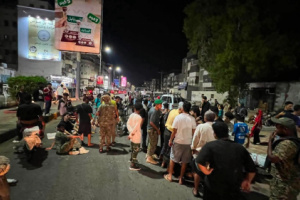 (ثورة الفرشان) تعود إلى عدن.. غضب شعبي متجدد احتجاجاً على تدهور الخدمات