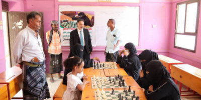 رئيس انتقالي أبين يتفقد اختتام أنشطة المخيم الصيفي بمجمع الفتح للبنات بخنفر