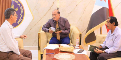 هرهرة يشيد بالمنجز الأدبي للدكتور جنيد ويبارك صدور ديوانه الجديد