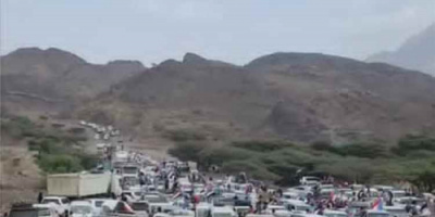 حشود كبيرة من يافع وردفان تتجه نحو العاصمة عدن للمشاركة في ذكرى تأسيس الجيش الجنوبي