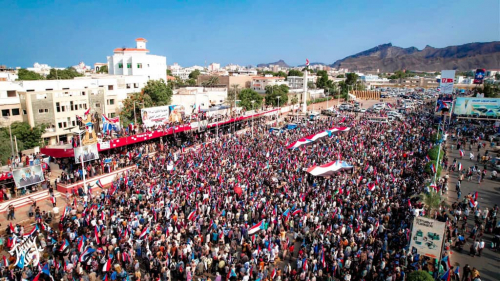 مليونية ذكرى تأسيس الجيش في العاصمة عدن .. حشد جماهيري يؤكد على حماية القوات الجنوبية والقرار الوطني (تقرير)