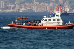 . غرق مركب يقل 30 مهاجرًا قبالة سواحل الإسكندرية 1 . غرق مركب يقل 30 مهاجرًا قبالة سواحل الإسكندرية