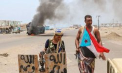 تقرير أمريكي: السعودية فككت التحالف المناهض لإيران فسيطر الحوثيون على باب المندب