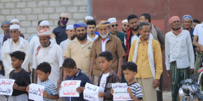 أهالي القرين والسوم بسيئون يصعّدون رفضهم: &laquo;لا لسوق القات بين منازلنا وأطفالنا&raquo;