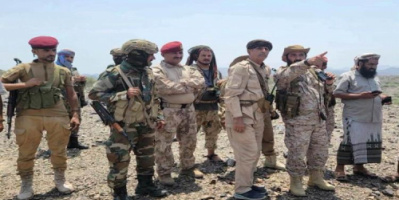 العميد عثمان معوضة يتفقد أبطال جبهة كرش: الجنوب صف واحد في مواجهة الحوثي
