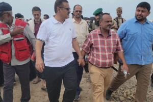 مدير البريقة يطلع على أوضاع النازحين ويدعو المنظمات مساندة جهود قيادة السلطة المحلية