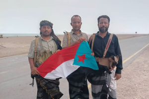 انتقالي المضاربة ورأس العارة ينفذ زيارة تفقدية للجبهات الأمامية في الساحل الغربي بالقرب من باب المندب