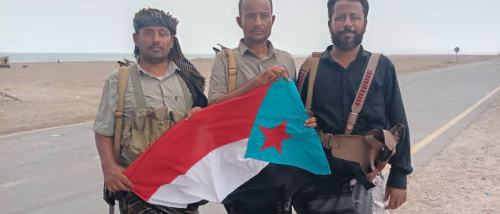 انتقالي المضاربة ورأس العارة ينفذ زيارة تفقدية للجبهات الأمامية في الساحل الغربي بالقرب من باب المندب