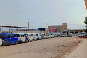طوابير الغاز تطول في عدن.. وسلطات الأمر الواقع غائبة عن المشهد