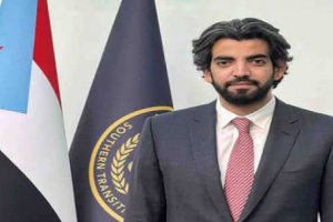عمرو البيض لصحيفة المونيتور: الحل في المنطقة يبدأ بتمكين شعب الجنوب من تقرير مصيره وعدم ترك الملف بيد الرياض وحدها