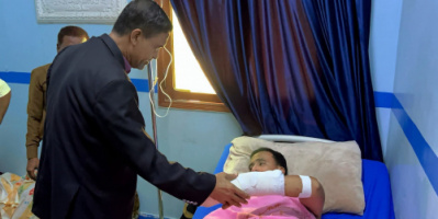التميمي يطمئن على صحة أحد ضباط القوات المسلحة الجنوبية