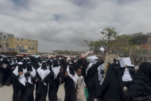 مسيرات طلابية بساحل حضرموت ترفض فصل المعلمين المتعاقدين