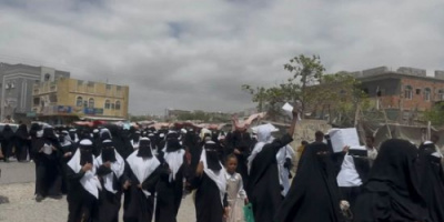 مسيرات طلابية بساحل حضرموت ترفض فصل المعلمين المتعاقدين