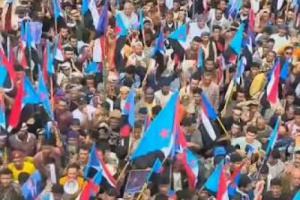 غضب شعبي حضرمي يحبط المخططات المشبوهة ويؤكد الاصطفاف خلف المجلس الانتقالي (تقرير)