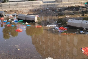 مجاري شارع التسعين بالمنصورة تتفجر مجددًا.. روائح خانقة وشكاوى من غياب السلطات