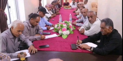 اجتماع موسع في الضالع يناقش آخر الترتيبات لإطلاق قافلة غذائية دعماً للقوات الجنوبية