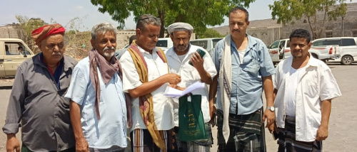 نزول لجنة لتسليم مواقع مشاريع خدمية للمقاولين بمديرية الملاح 