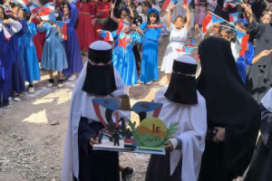 مدرسة الصمود للبنات تحيي لعيد ثورة 14 اكتوبر المجيدة باحتفال كرنفالي بهيج