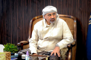 عاجل .. الرئيس الزُبيدي يهاتف أسر الشــهداء وعدداً من القيادات العسكرية في الجبـ ـهات