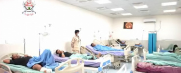 العمالقة الجنوبية تسعف عشرات الأسرى الحوثيين المصابين