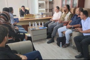 مدير عام البريقة يناقش آلية تنفيذ مشاريع برنامج النقد مقابل العمل