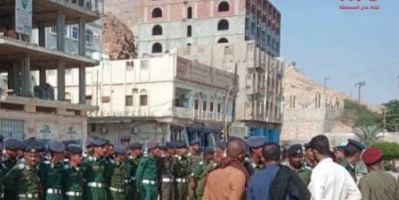 وقفة احتجاجية لطلاب كلية الشرطة بحضرموت رفضا للفصل التعسفي 